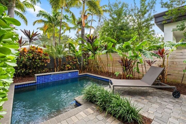 Property Photo:  928 NE 16th Ave 928  FL 33304 