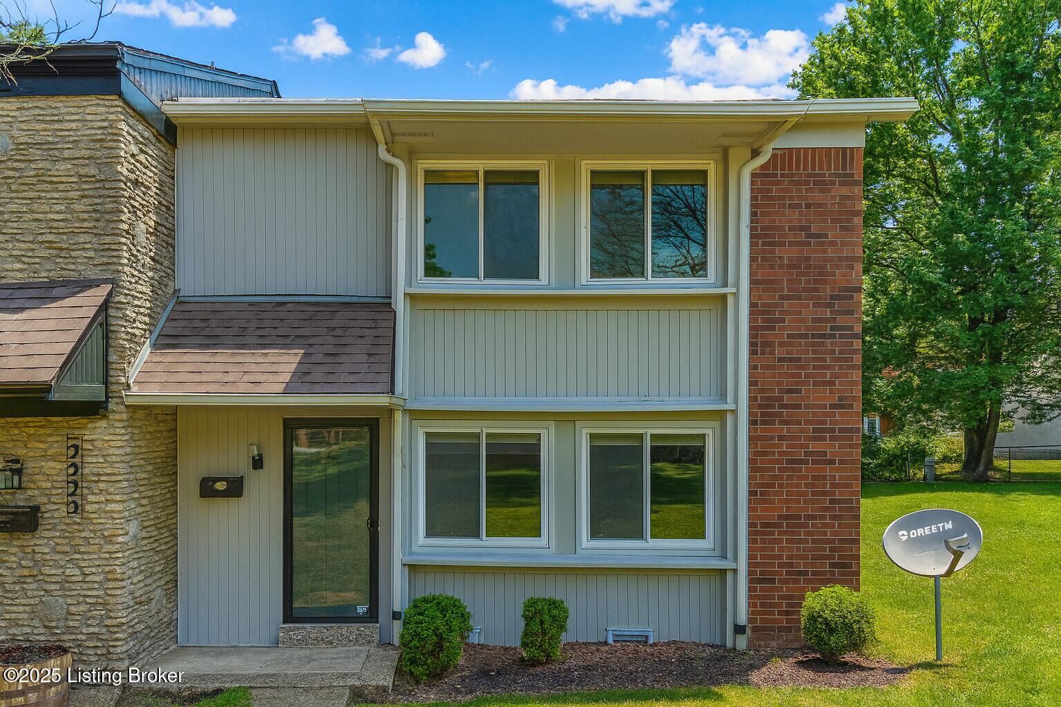 Property Photo:  2925 Six Mile Ln  KY 40220 