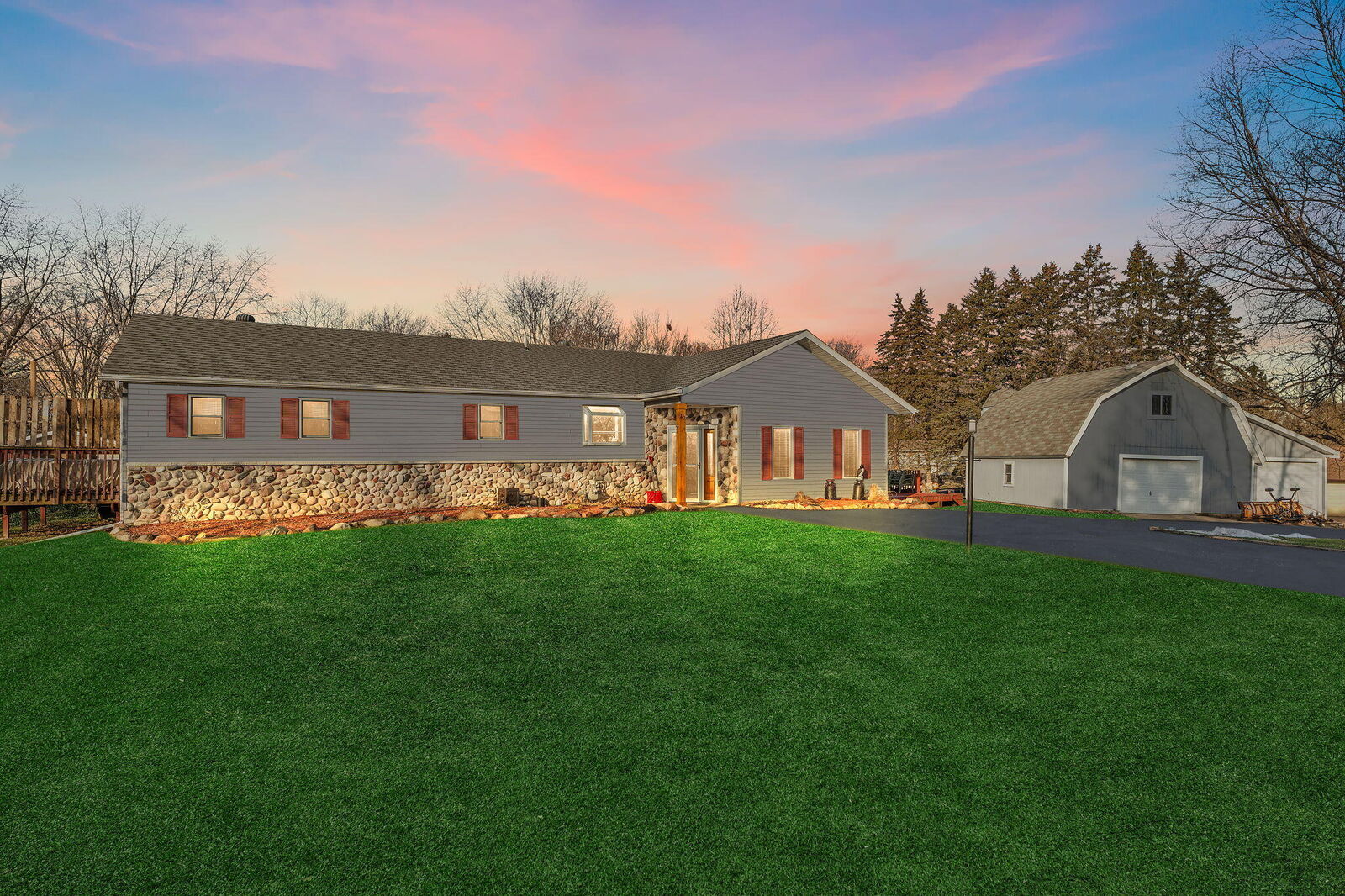 Property Photo: 12 S Beulah Vista IN 46341