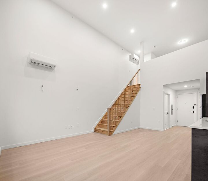 Property Photo:  1 Mallory Ave 502  NJ 07305 