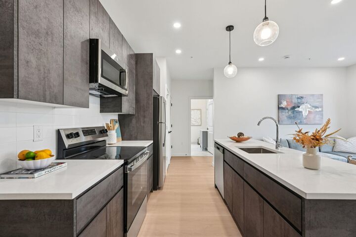 Property Photo:  1 Mallory Ave 305  NJ 07305 