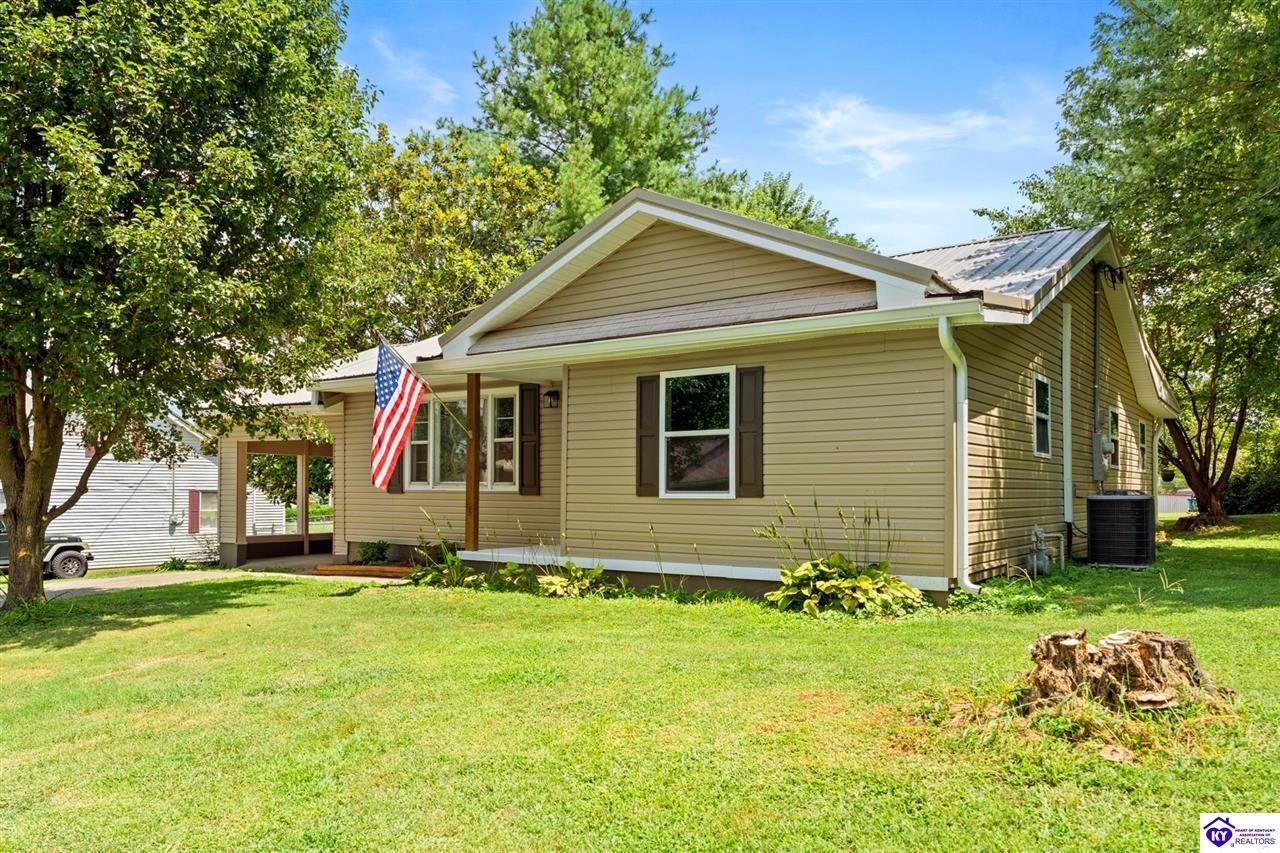 Property Photo:  213 N Woodlawn Street  KY 40146 