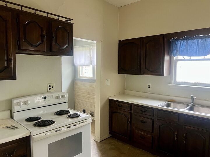 Property Photo:  2333-2335 9th Avenue  WV 25703 