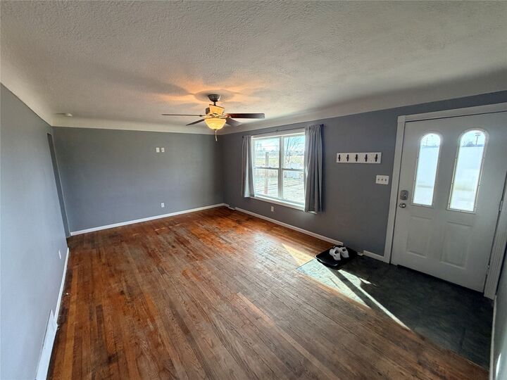 Property Photo:  5027 NE 3rd Street  IA 50313 