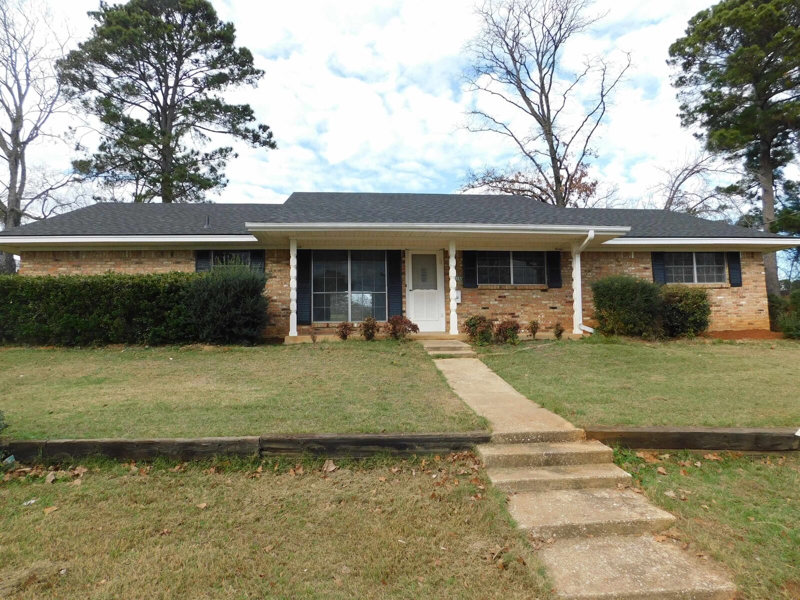 Property Photo:  2216 Pinecrest  TX 75647 