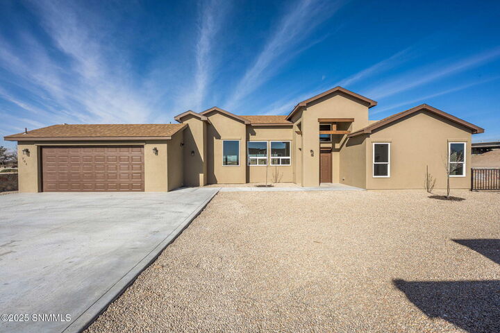 Property Photo:  701 Basha Arc  NM 88005 