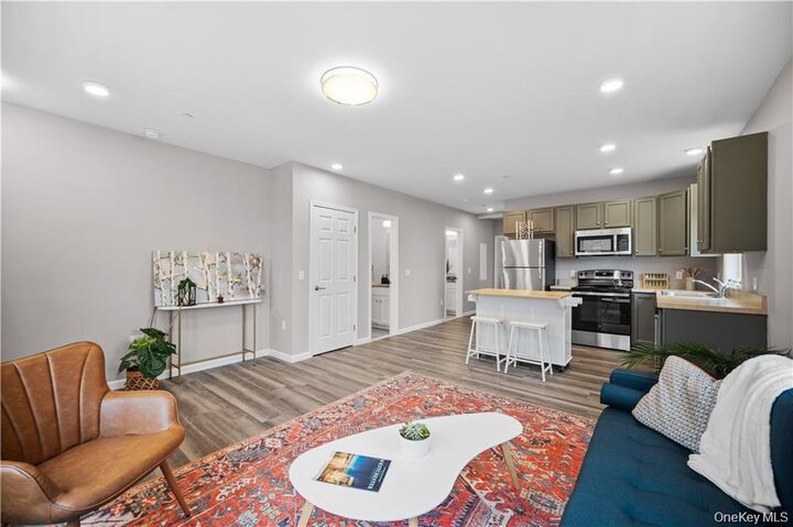 Property Photo:  108 N Kensico Avenue 2B  NY 10604 