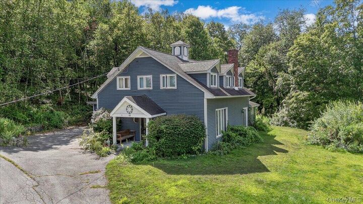 Property Photo:  14 Moss Hill Road  NY 12531 