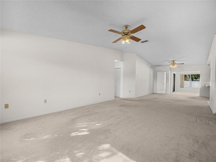 Property Photo:  1933 Prairie Dunes Circle N  FL 33810 