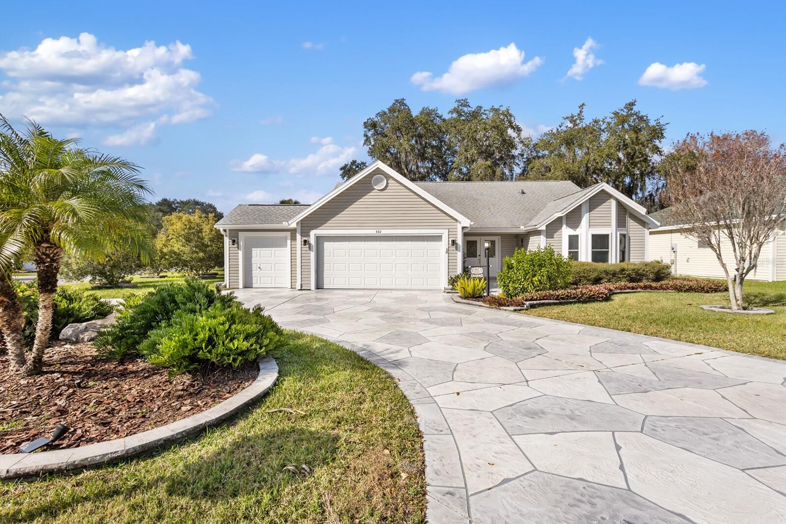 Property Photo:  602 Juanita Court  FL 32159 