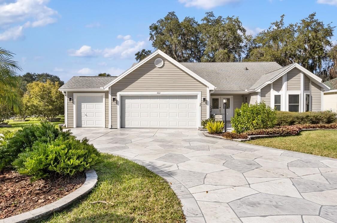 Property Photo:  602 Juanita Court  FL 32159 