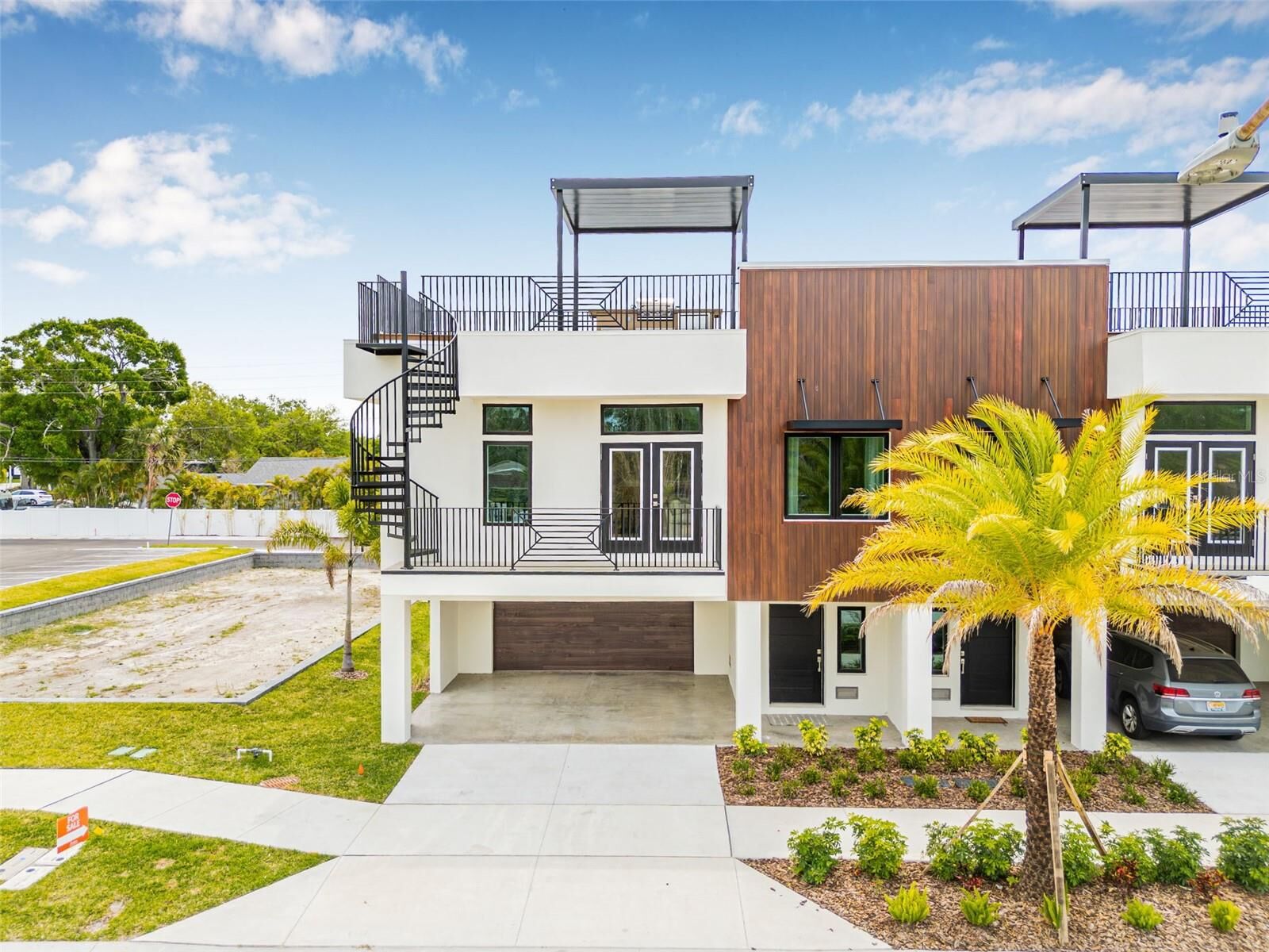 Property Photo: 8621 5th Street N FL 33702