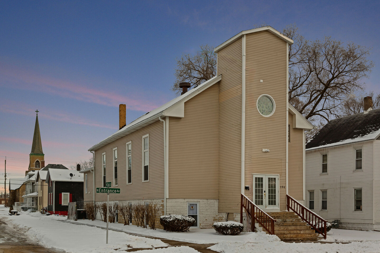 Property Photo:  194 N Entrance Avenue  IL 60901 