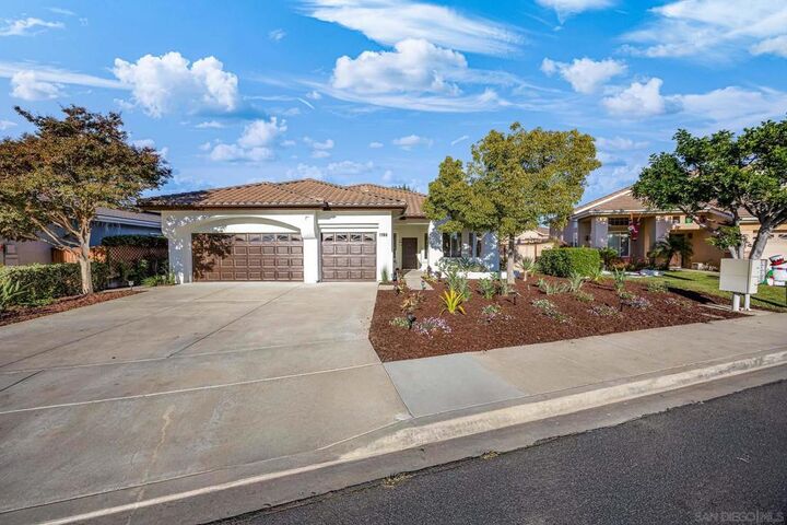 Property Photo: 1789 Clydesdale Ct CA 92057