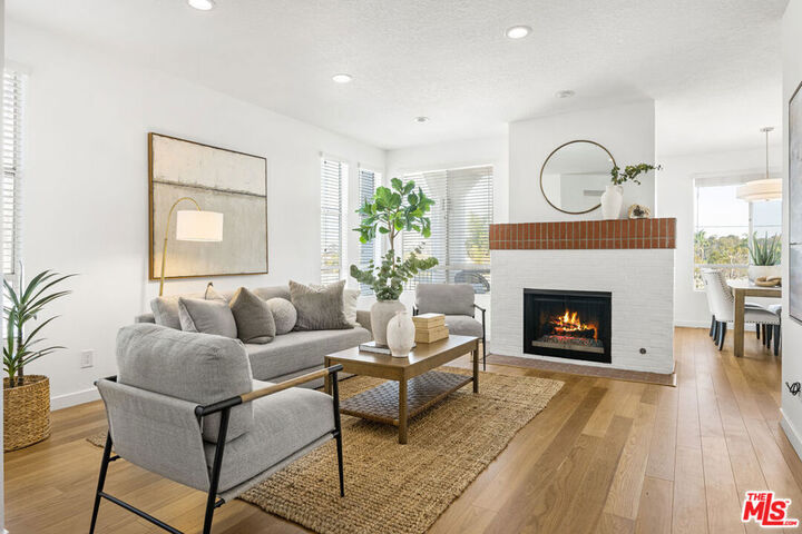 Property Photo:  4643 E 4th Street 22  CA 90814 