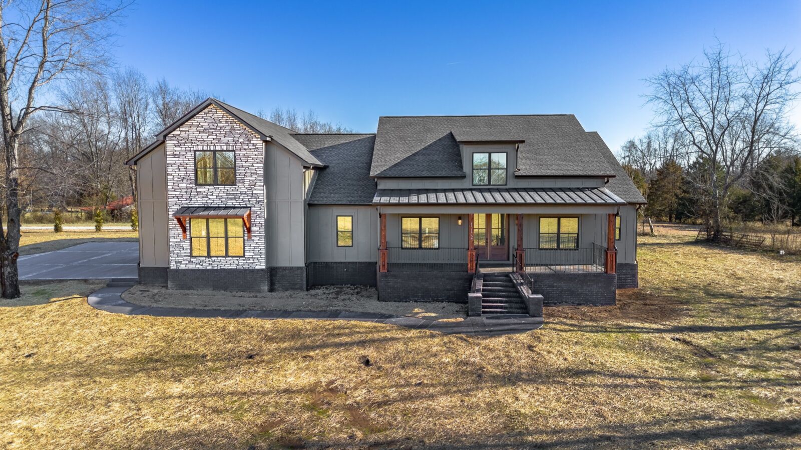 Property Photo:  112 Bradley Ln  TN 37048 