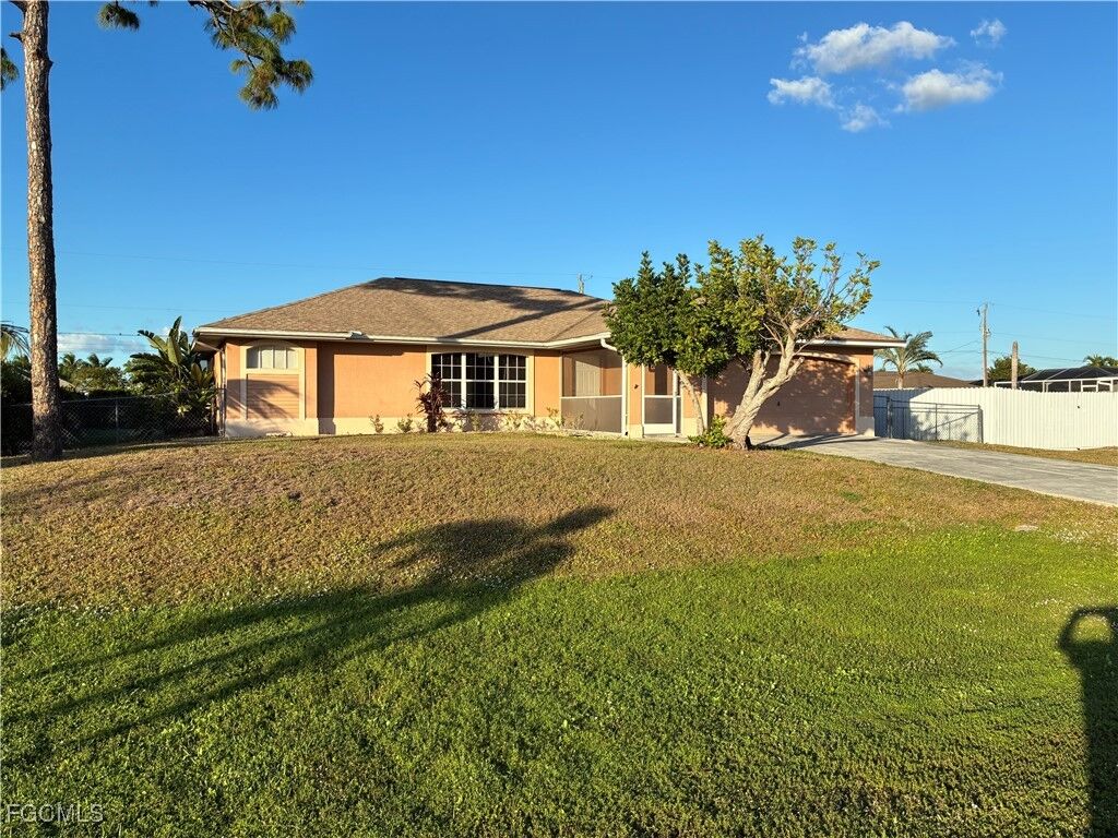 Property Photo:  1307 SW 36th Terrace  FL 33914 