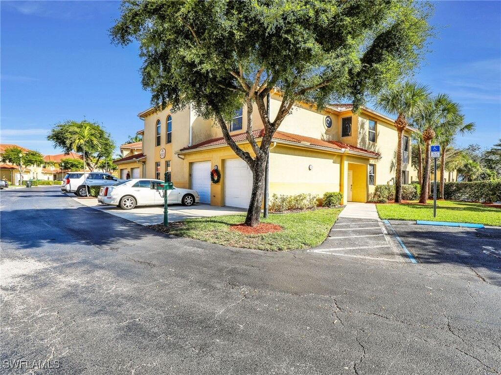 Property Photo:  4315 Bellasol Circle 2822  FL 33916 