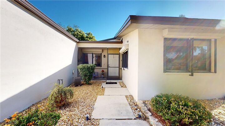 Property Photo:  5842 Crabwood Court  FL 33919 