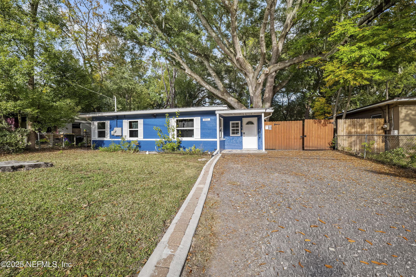 Property Photo:  3933 Abby Lane  FL 32207 
