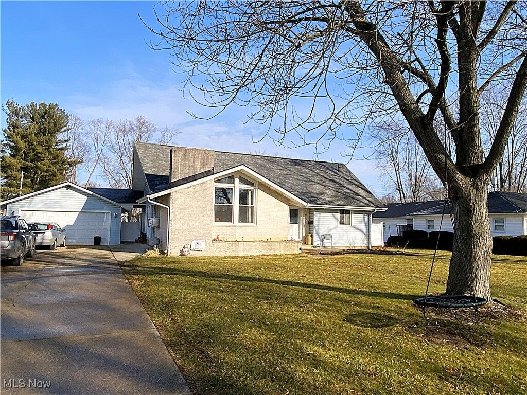 Property Photo: 237 Montrose Way OH 44090