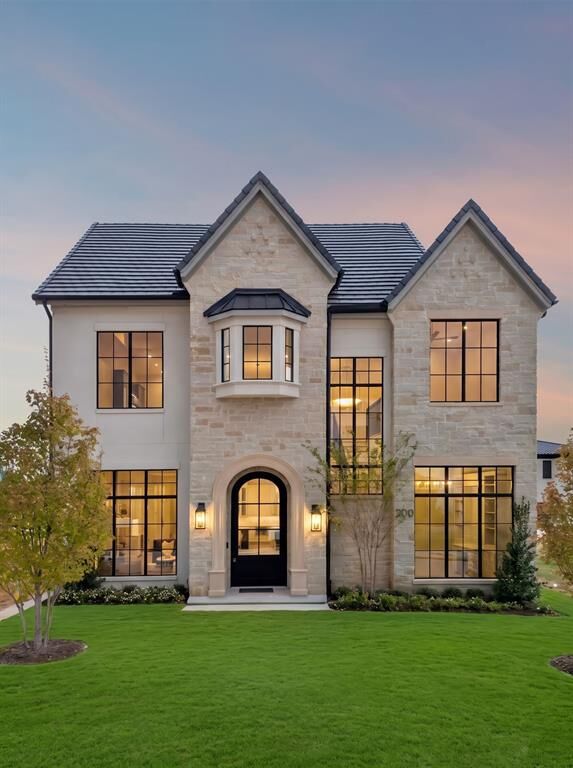 Property Photo:  200 Murano Place  TX 76092 