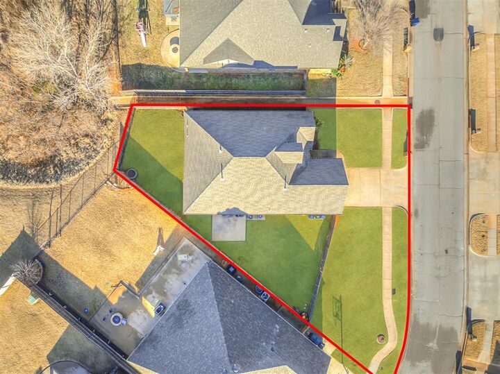 Property Photo: 18209 Haslemere Lane OK 73012