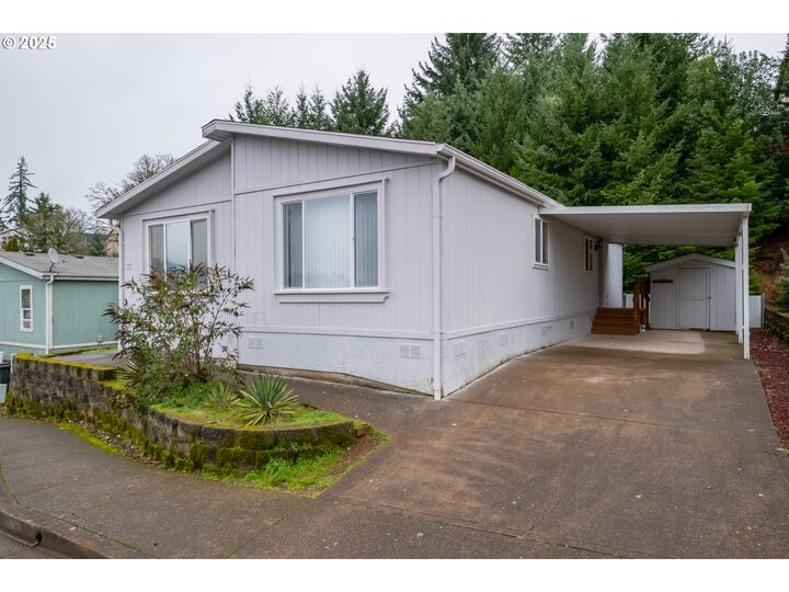 Property Photo:  2155 Robins Ln SE #33  OR 97306 