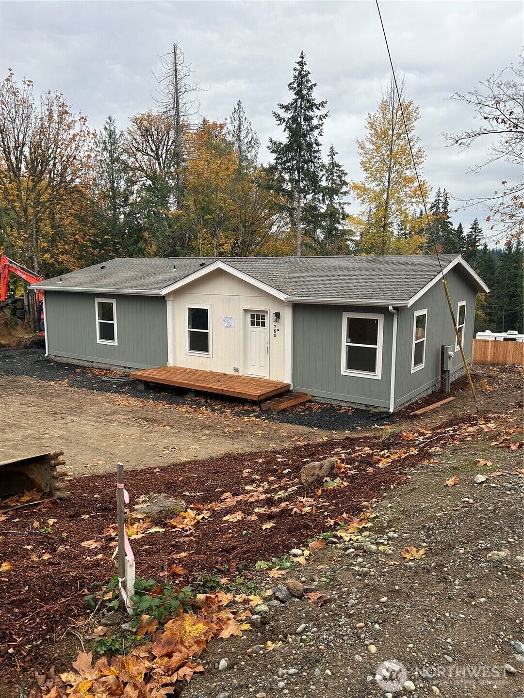 Property Photo:  780 E Wood Lane  WA 98584 