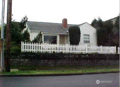 Property Photo:  640  Bell Street  WA 98020 