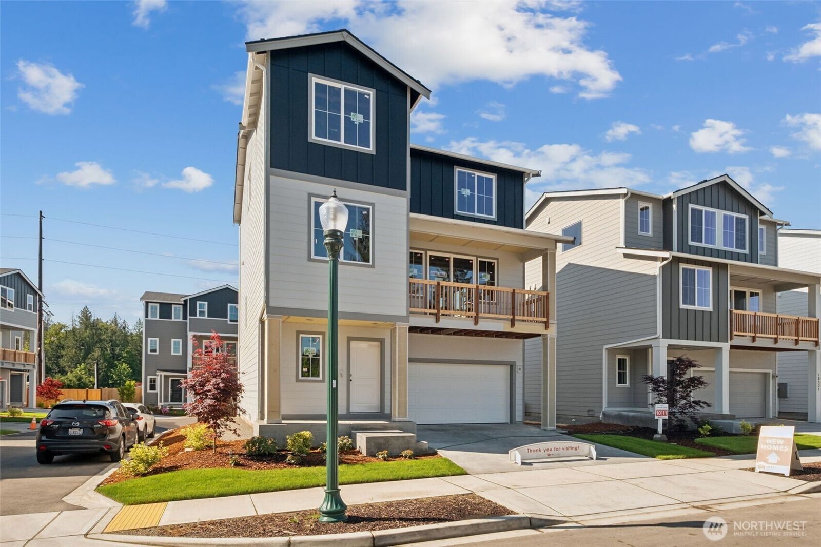 Property Photo:  18525 SE 271st Place  WA 98042 