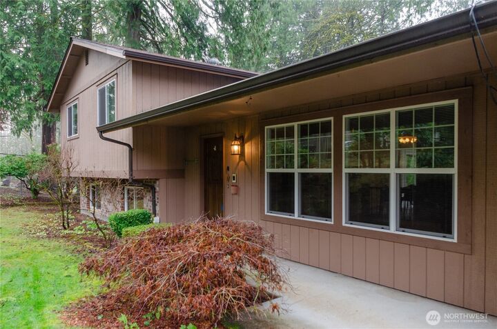 Property Photo:  6696  Crest Drive SE  WA 98367 