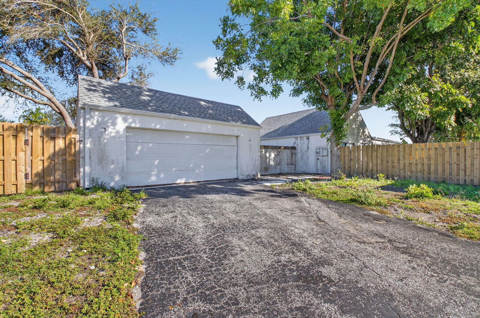 Property Photo:  905 NW 21st Way  FL 33445 