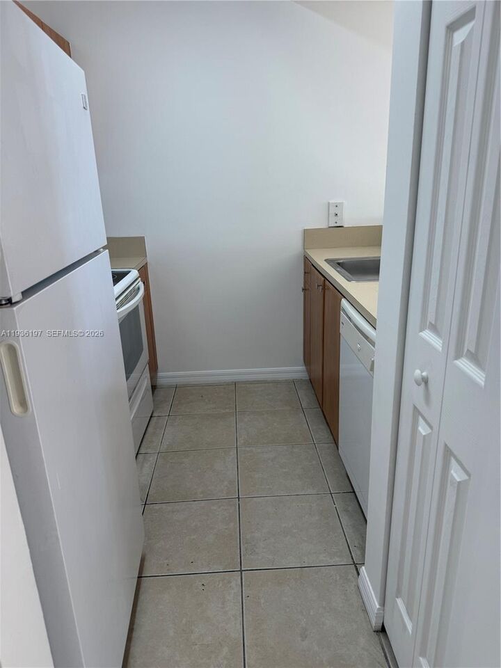 Property Photo:  119 SW 6th Ave 707  FL 33130 