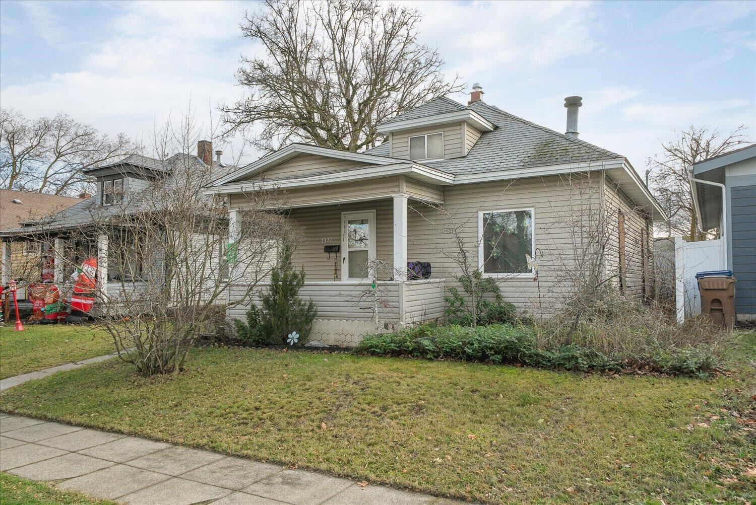 Property Photo:  1311 W Jackson Ave  WA 99205 