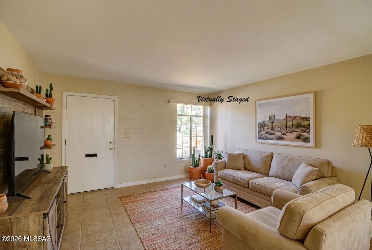 Property Photo: 135 S Paseo Quinta C AZ 85614