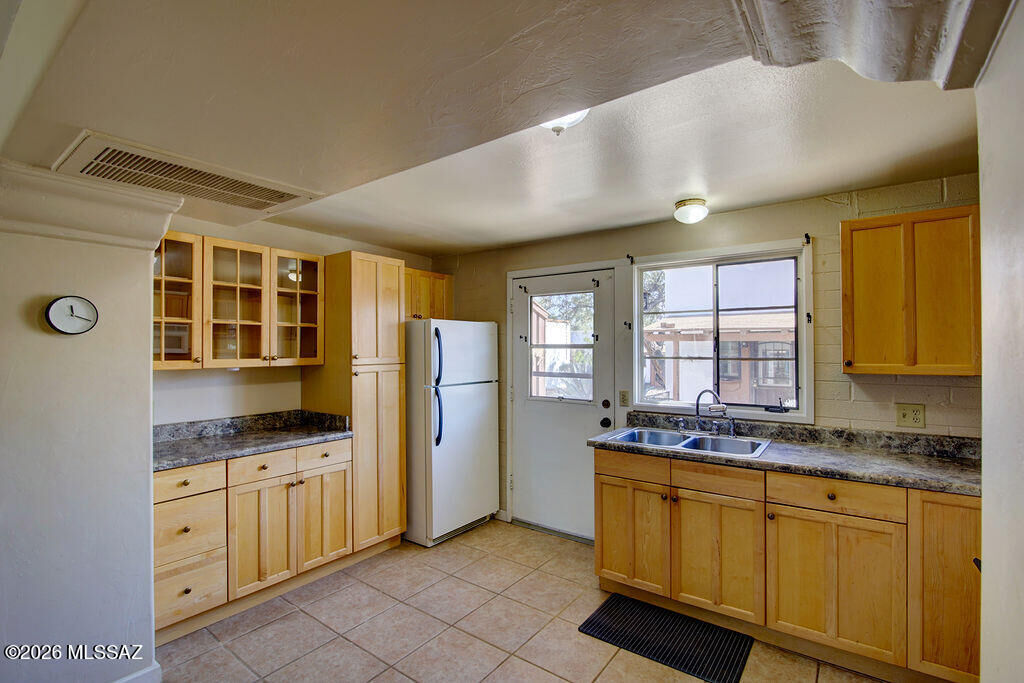 Property Photo: 135 S Paseo Quinta C AZ 85614
