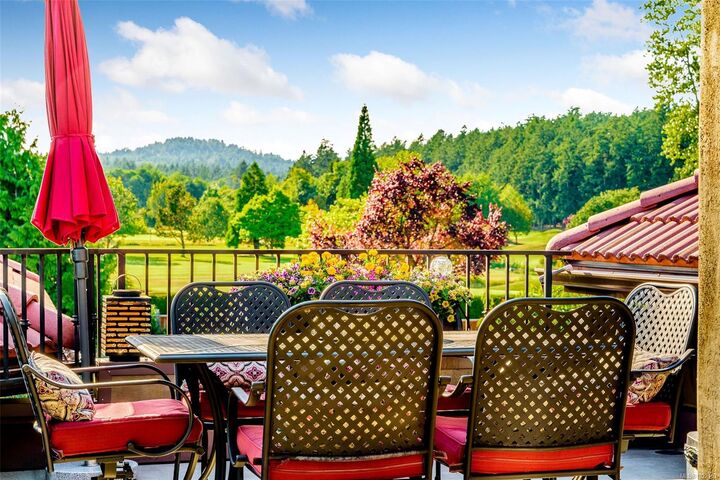 Property Photo:  5388 Parker Ave  BC V8Y 2M9 