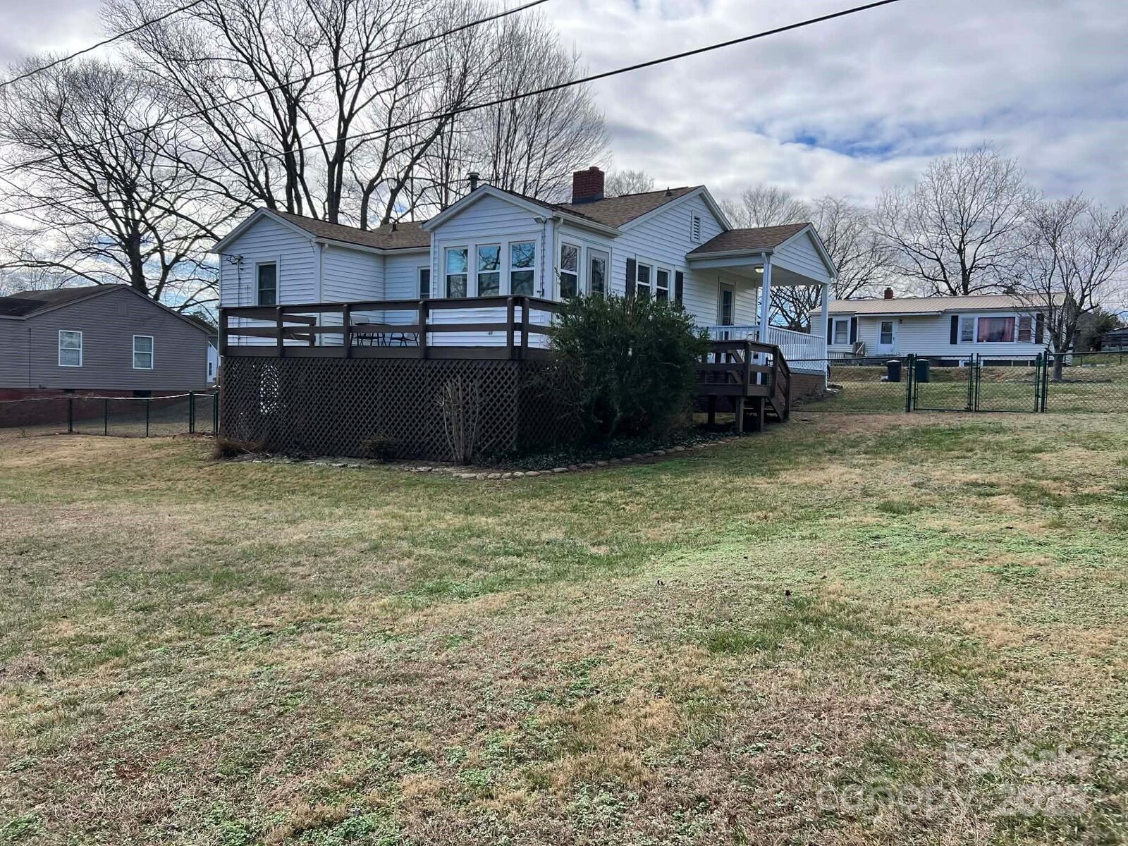 Property Photo: 122 Murphy Court NC 28655