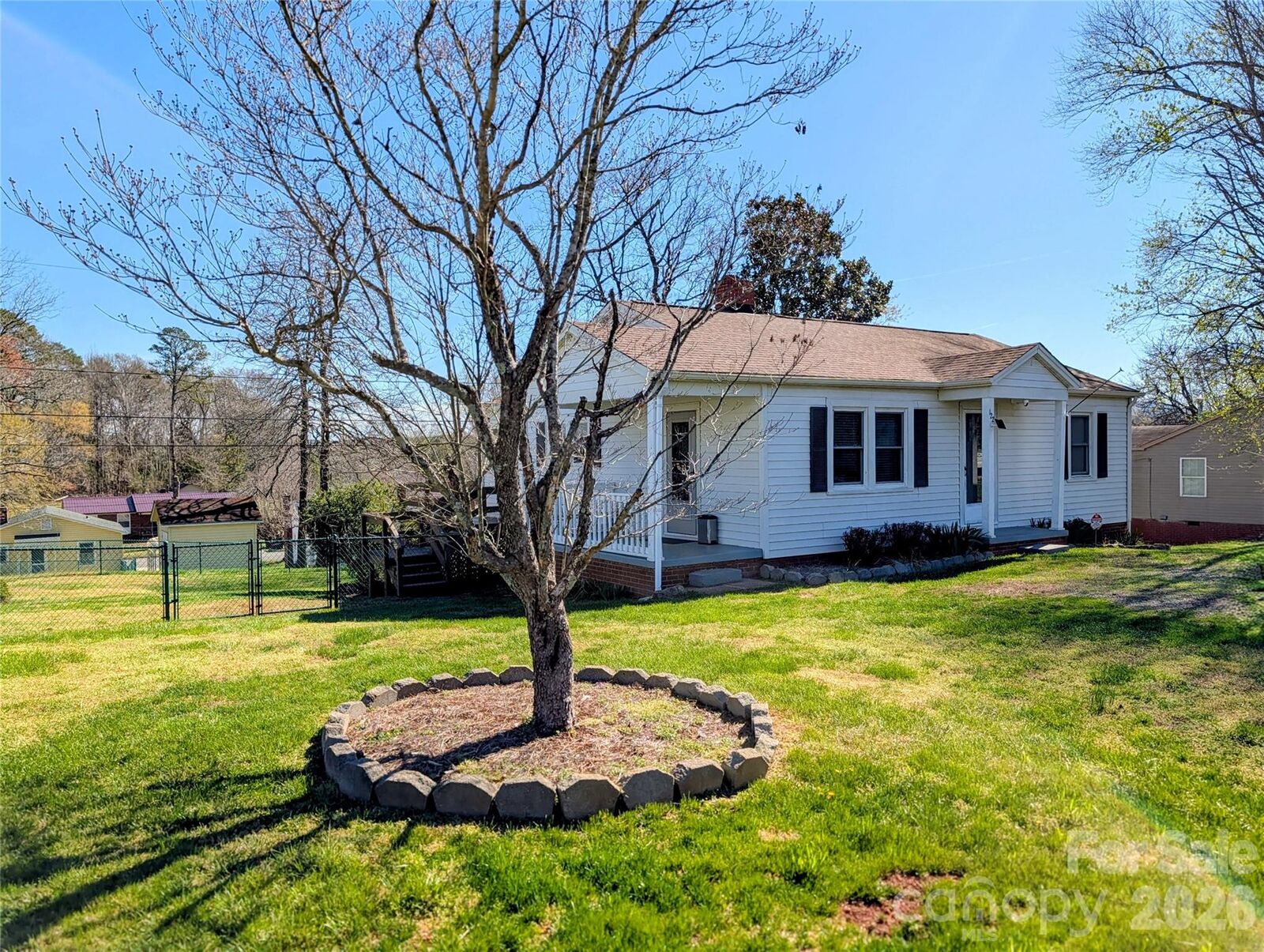 Property Photo:  122 Murphy Court  NC 28655 