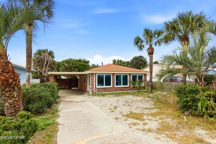 Property Photo:  621 Albatross Street  FL 32413 