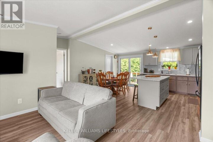 Property Photo:  13 Kellestine Drive  ON N7G 0C5 