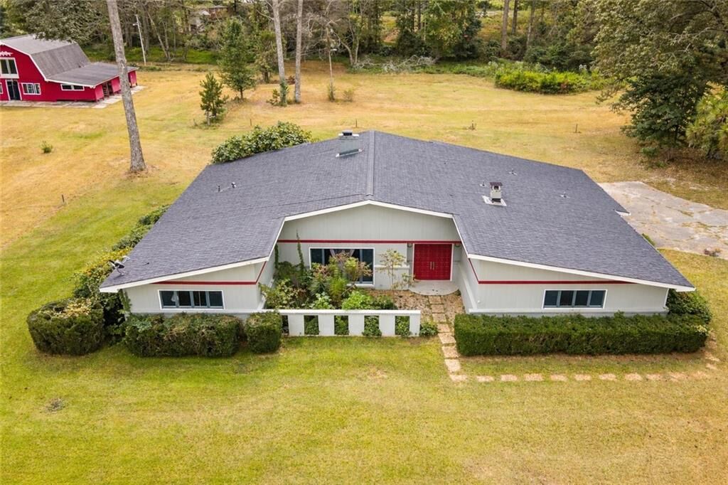 Property Photo:  225 Banks Road  GA 30214 