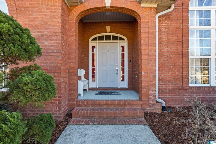 Property Photo:  2720 Oakleaf Circle  AL 35080 