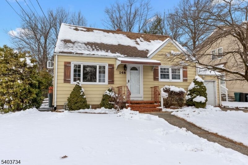 Property Photo:  148 Locust Dr  NJ 07083 