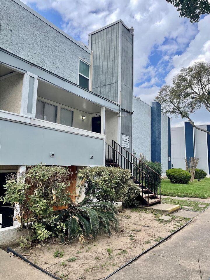 Property Photo:  781 Country Place Drive 2052  TX 77079 