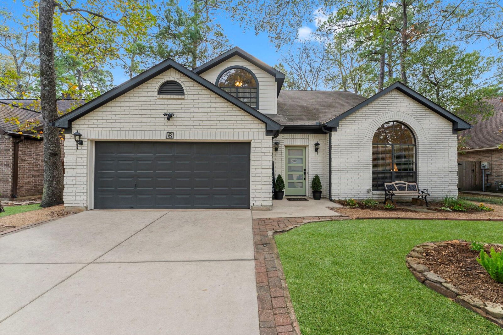 Property Photo:  6 Dusky Meadow Place  TX 77381 