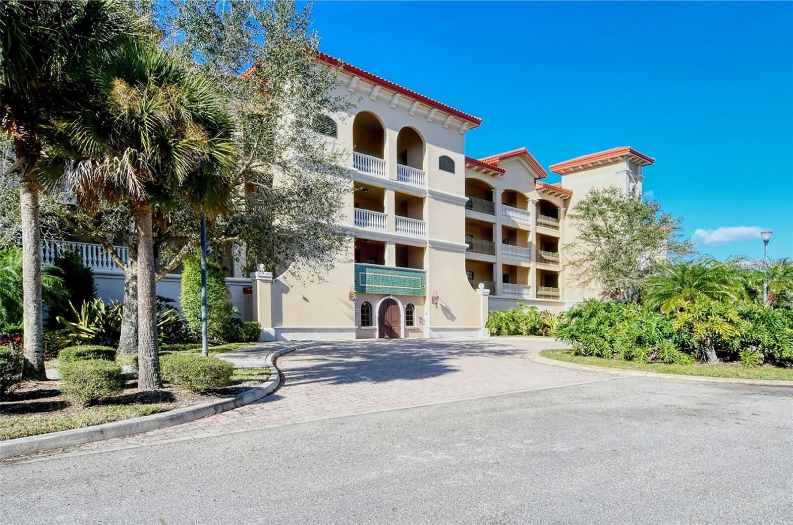 Property Photo: 7718 Lake Vista Court 207 FL 34202