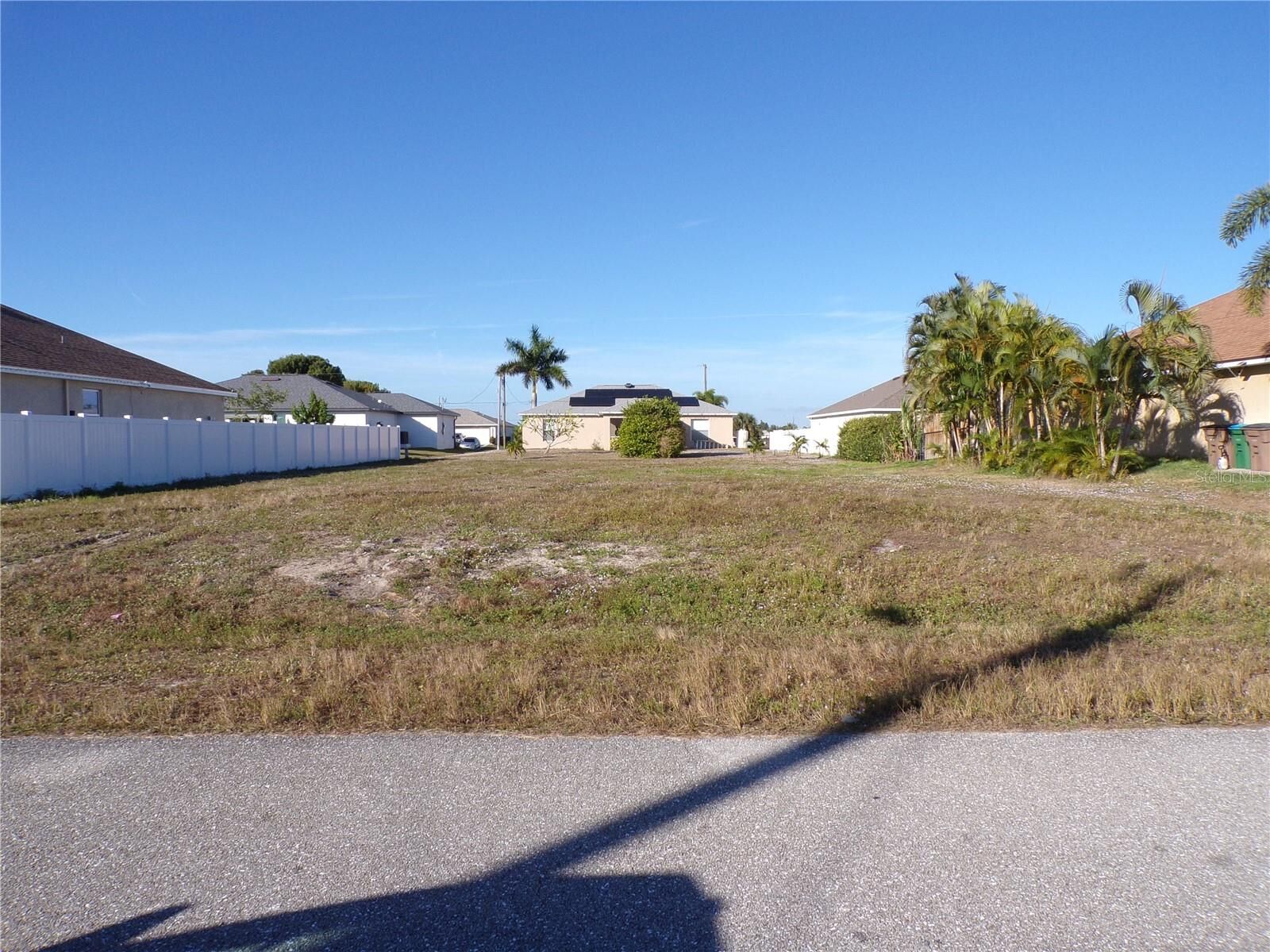 Property Photo: 105 NW 9th Terrace FL 33993