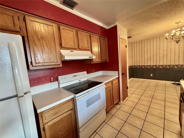 Property Photo:  1221 SW 75th Drive  FL 32607 